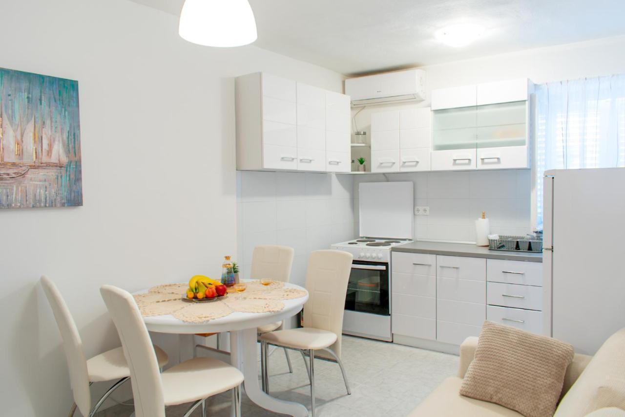 Apartman Karmen Kaštela エクステリア 写真